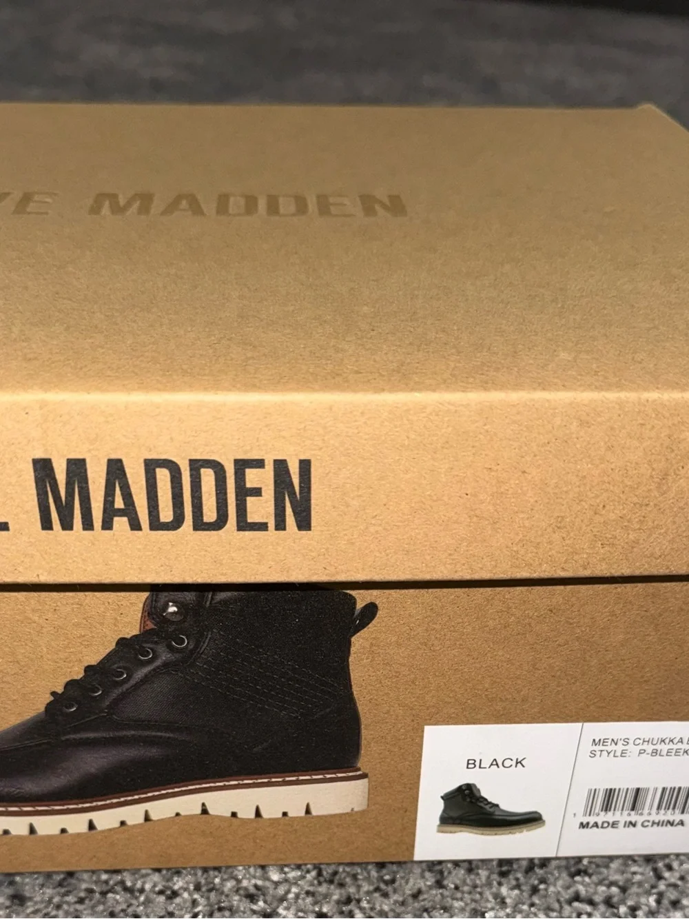 Steve Madden Black Chukka Boots with Tan Sole size 9 NWT NEW